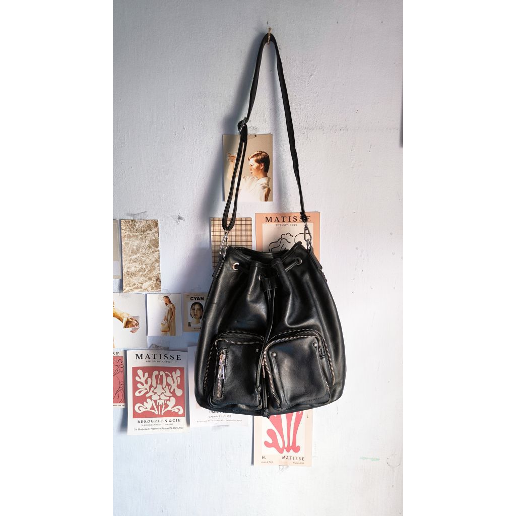 tas serut hitam sling kulit PU