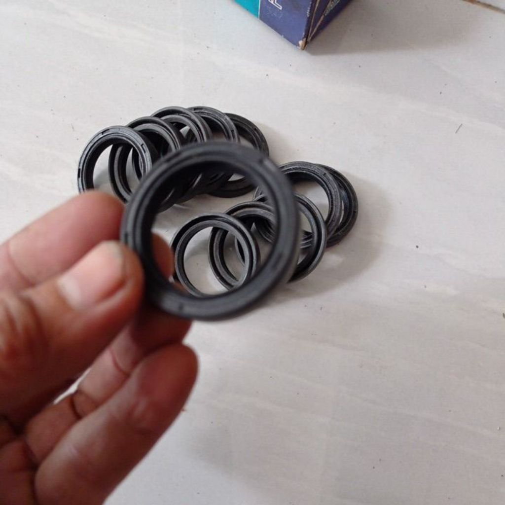 seal roda belakang vespa