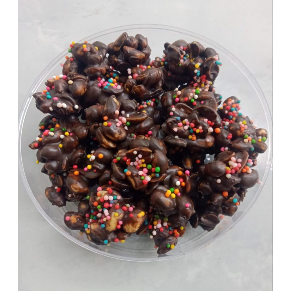 

kue kacang coklat