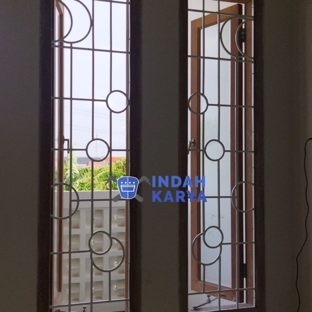 Tralis jendela besi nako