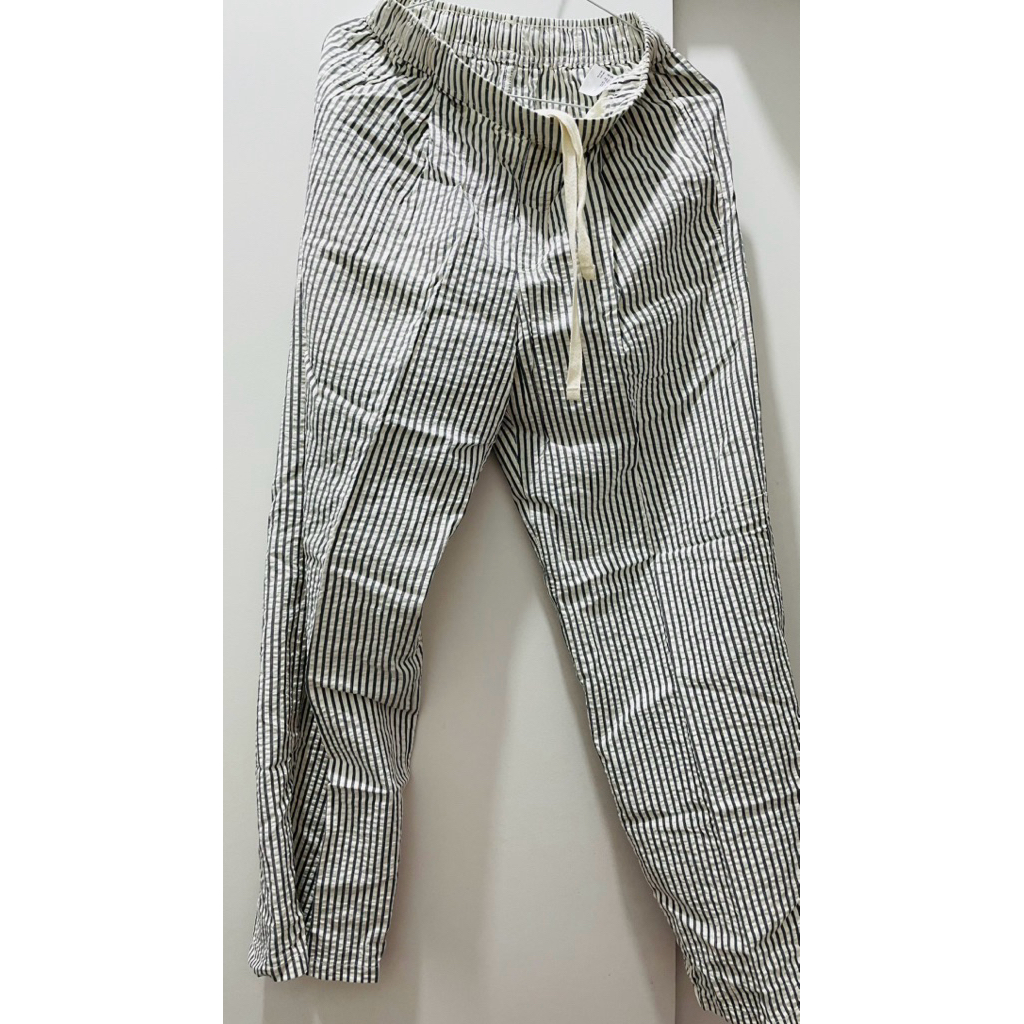 PRELOVED UNIQLO / PRELOVED PANTS / PRELOVED CELANA / PRELOVED ATALA / PRELOVED CELANA KNIT