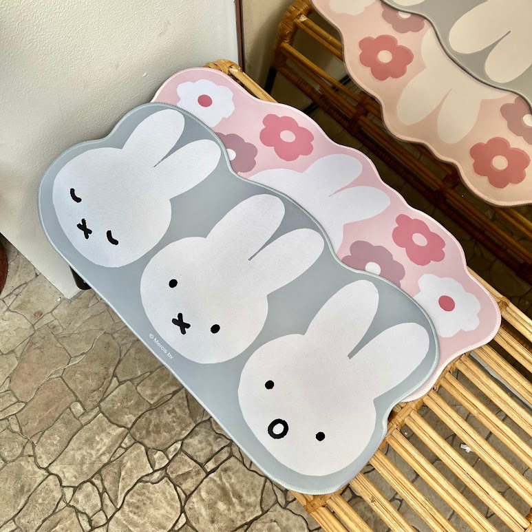 Alas Keyboard Mouse Tatakan Desk Mat Miffy Karakter Kartun Miffy Abu Motif Bunga Unik Lucu Gift