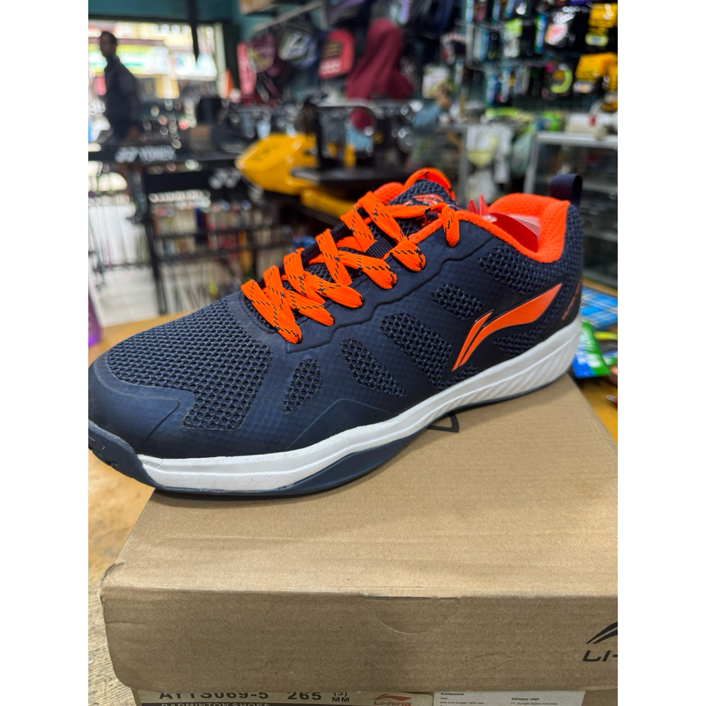 Sale Sepatu Badminton Lining Ultra Max LINING SALE original