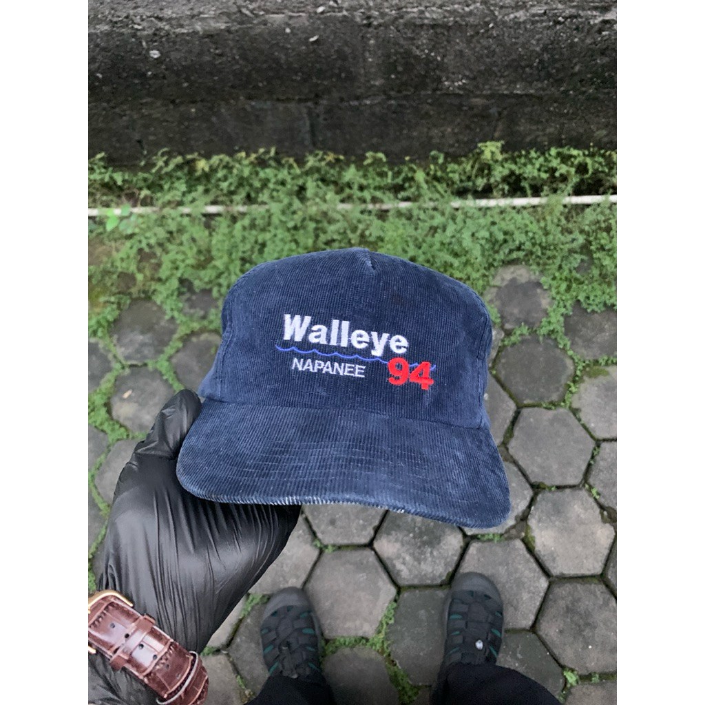 Topi Corduroy Vintage Walleye 94