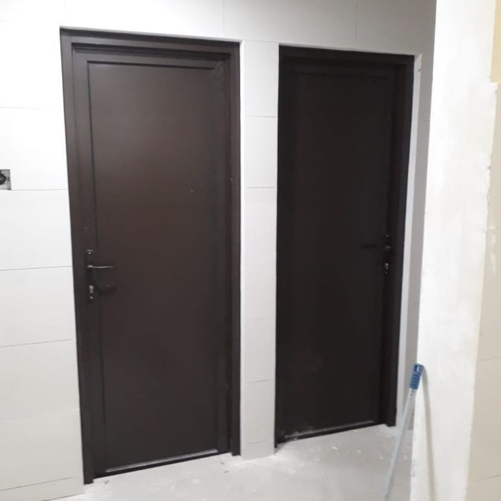 pintu WC ACP aluminium UK ; 200 x 70