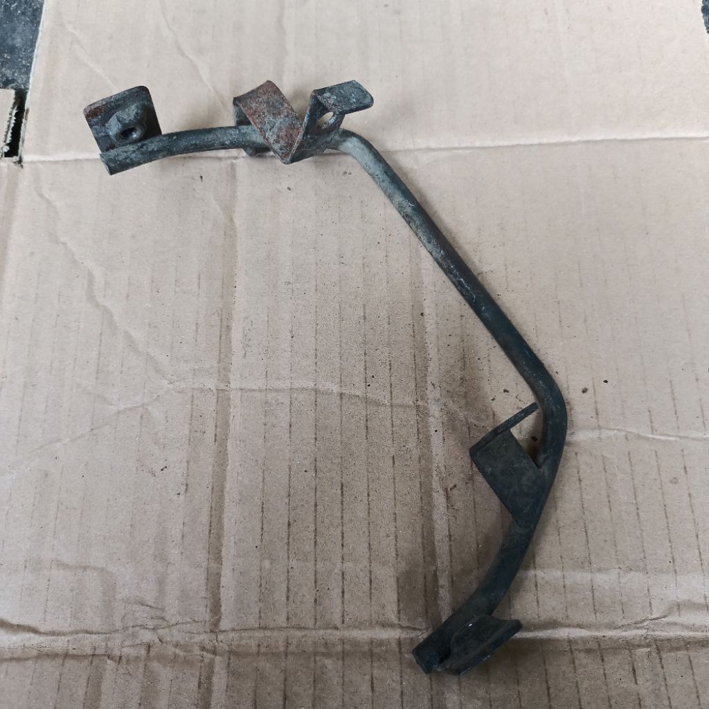 Brecket bracket breket braket adaptor tebeng pangkon dudukan sayap Honda Supra x 100 lama old supra 