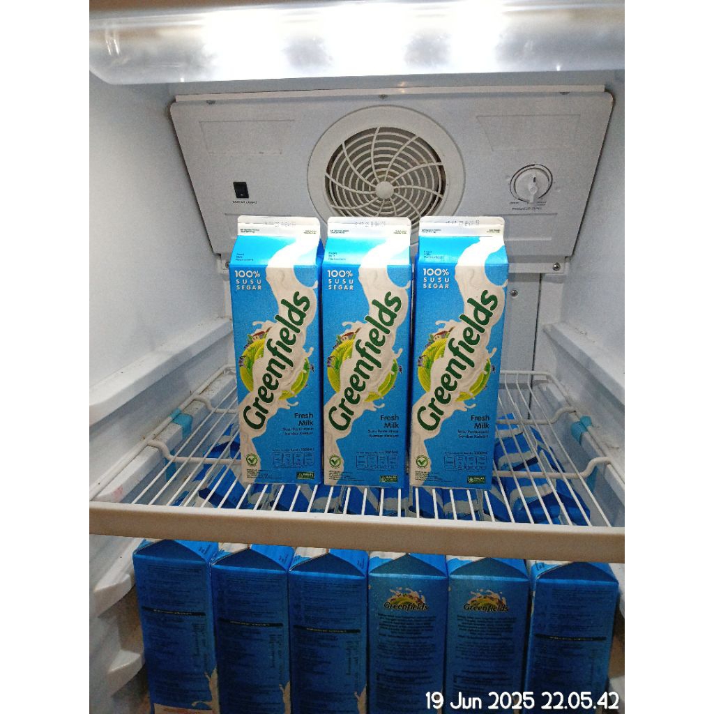 

Fresh Milk Greenfields Plain 1 Liter