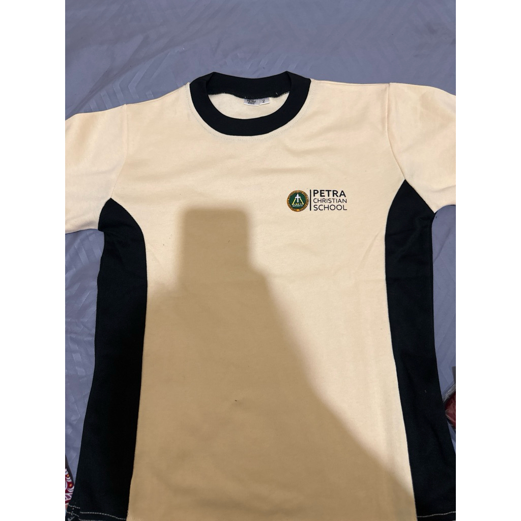 baju olahraga sekolah petra