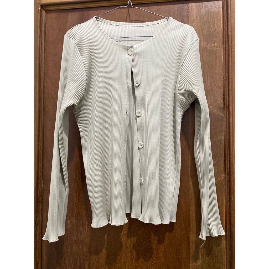 pleats cardigan cream