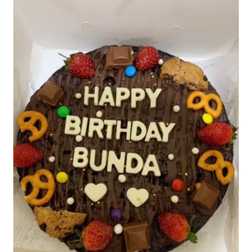 

fudgy brownies costum