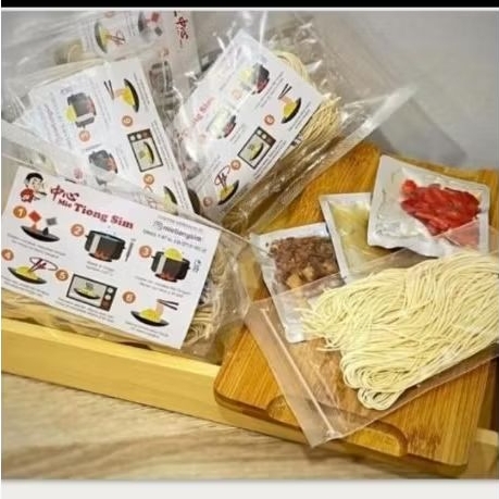 

Mie Tiong Sim Selat Panjang ( Instant Pack / Mentah ) - Polos