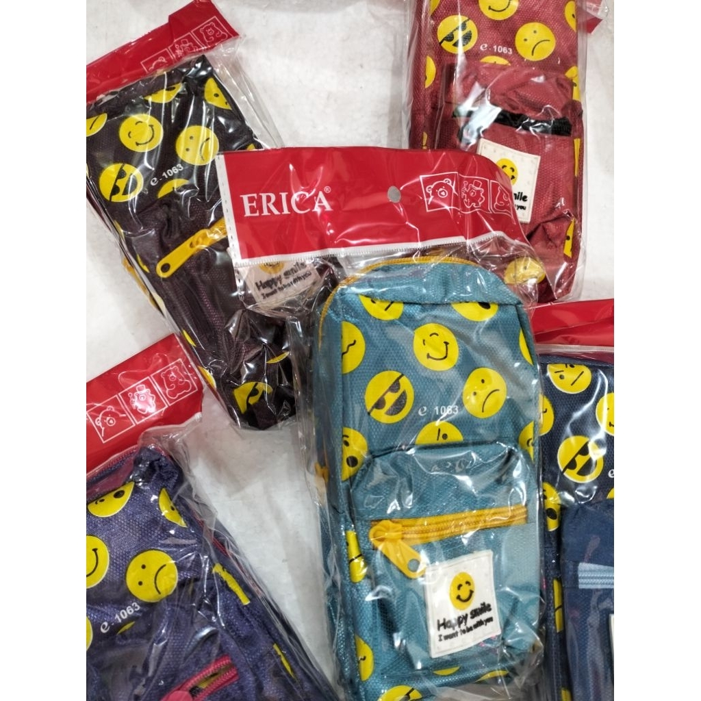 

DOMPET PENSIL 1110 HAPPY SMILE merk ERICA DOMPET PENSIL ANAK DOMPET PENSIL SEKOLAH