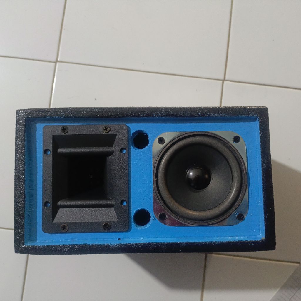 LINE ARRAY SR 6IN KARAKTER MID HIGHT