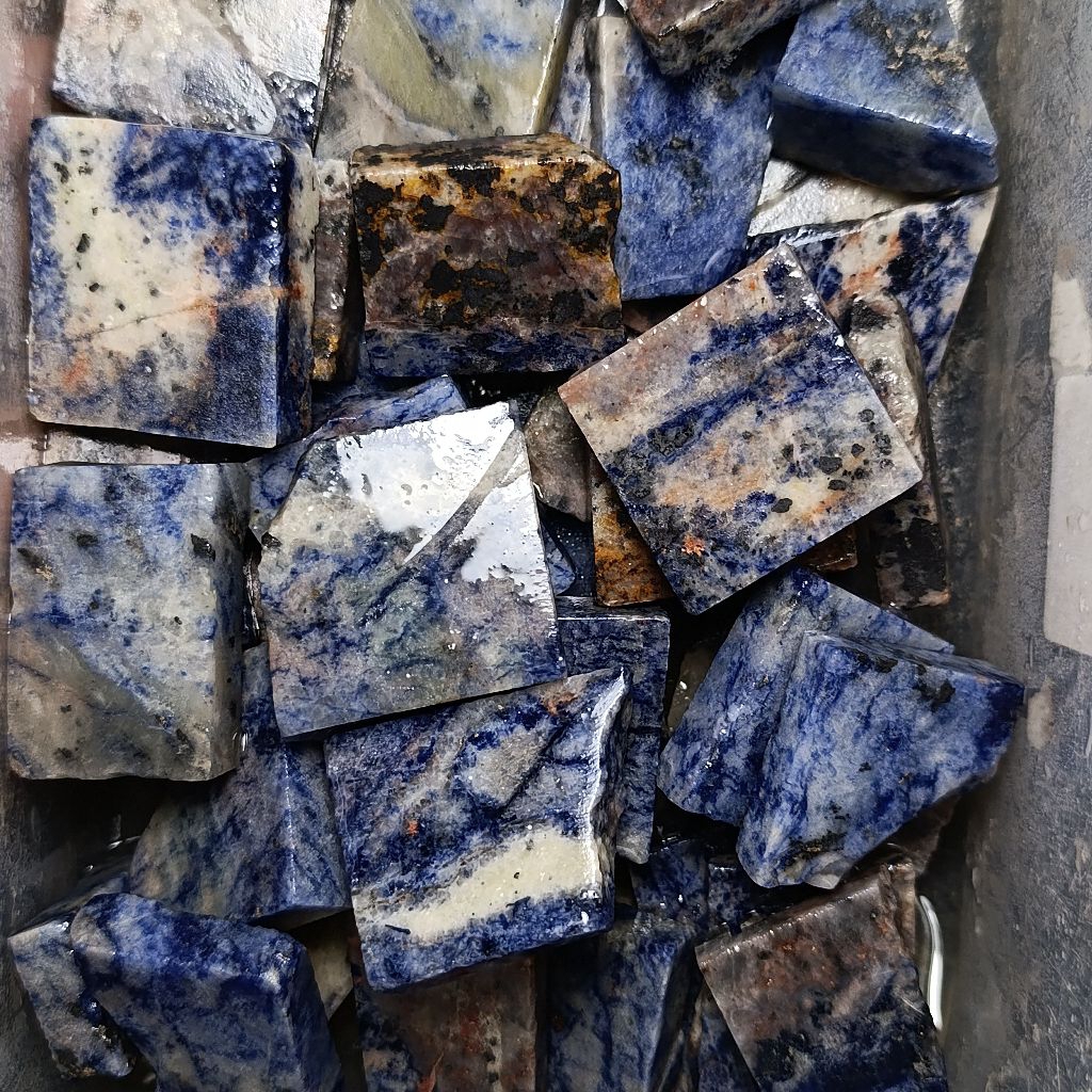 Bati Akik Badar Besi Biru Nempel Magnet Natural / Bahan Batu Badar Besi Biru Siper / Lempengan Batu 