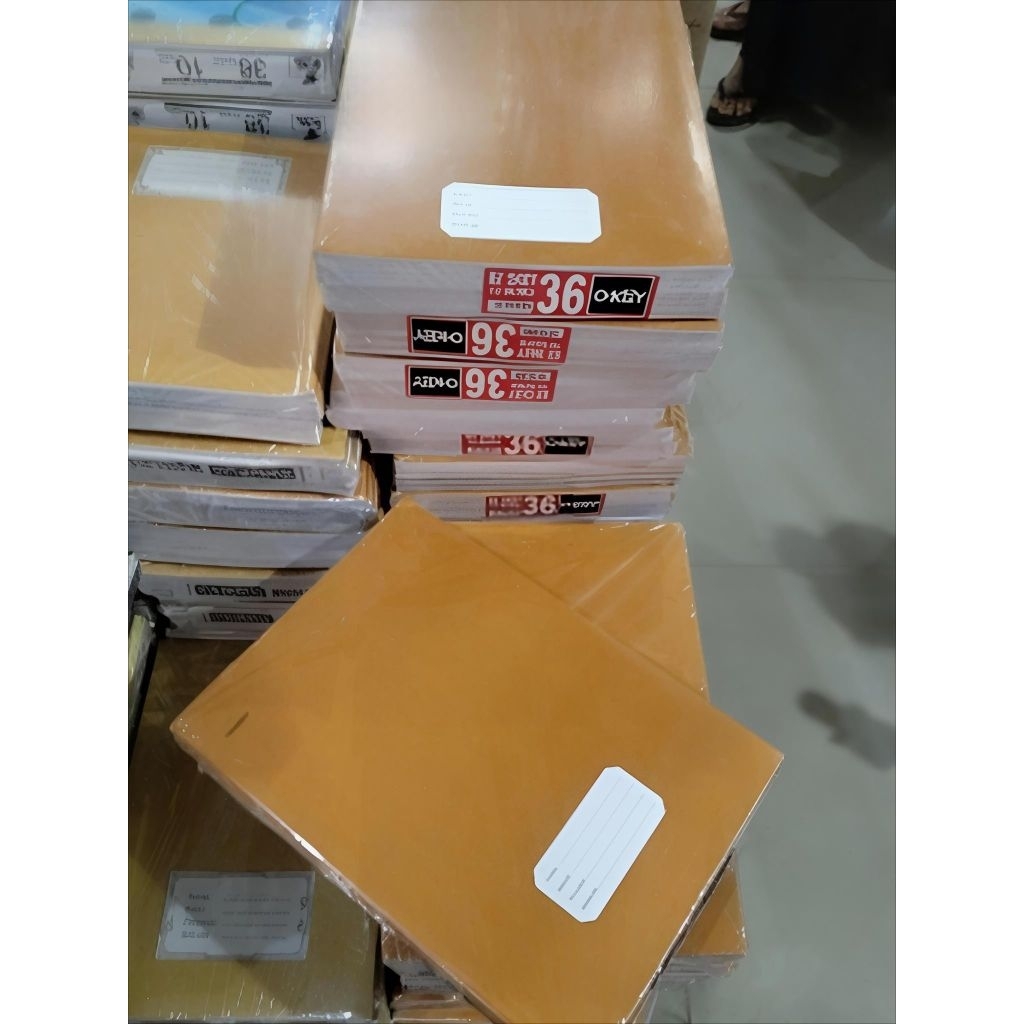 

Buku tulis bx okey 36 lembar 1 pack isi 10 buku tulis kertas tebal berkualitas motif coklat polos