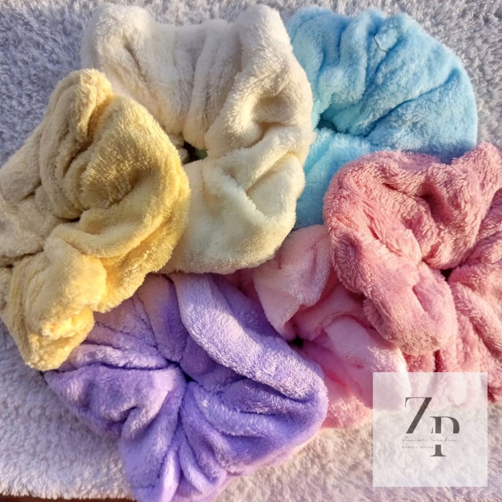 Zuniar Paradise (KKA-L1) - Kuncir Bludru Jumbo / Scrunchie Bludru Jumbo Warna Soft