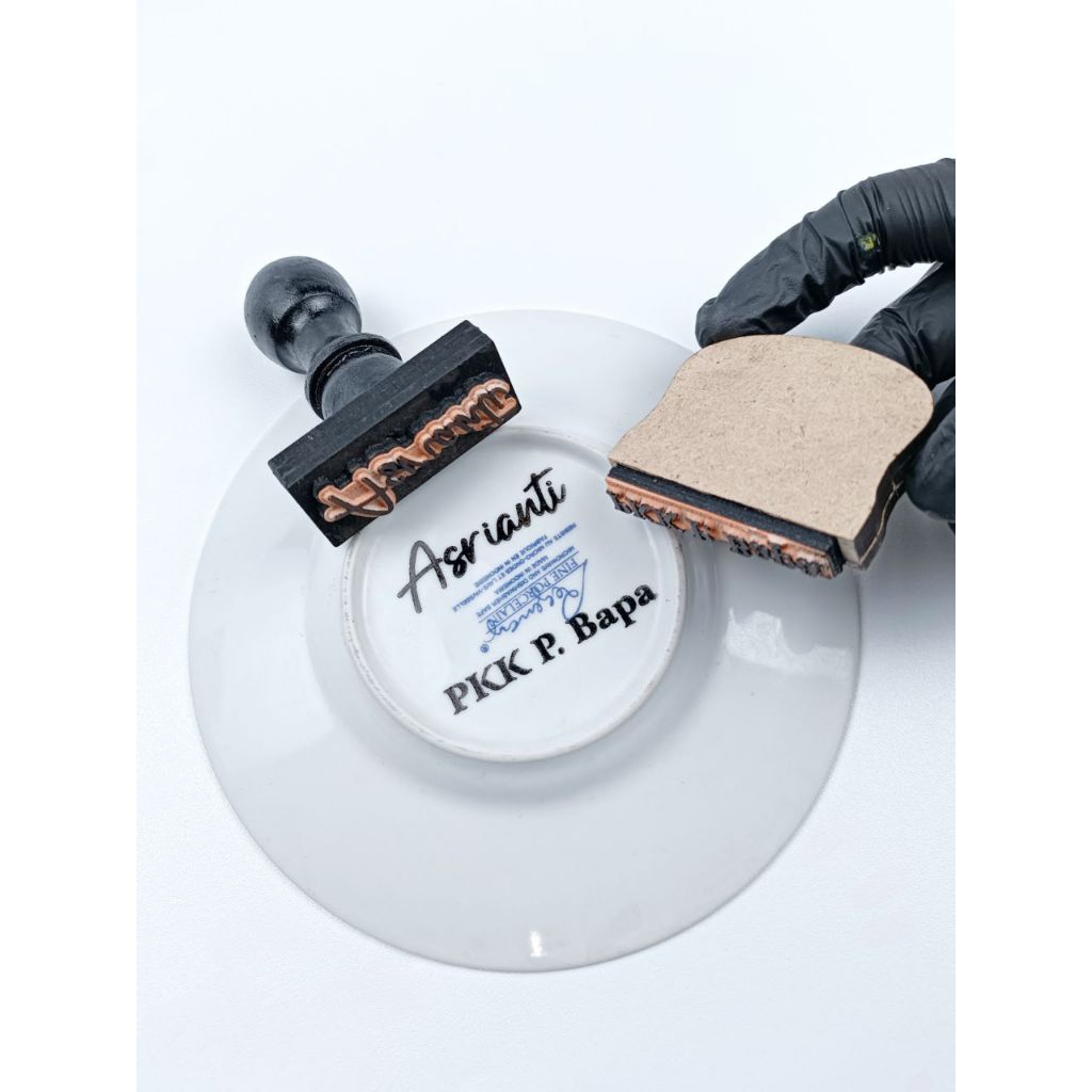 

JUAL STEMPEL PIRING SENDOK GELAS ALAT MAKAN ANTI LUNTUR