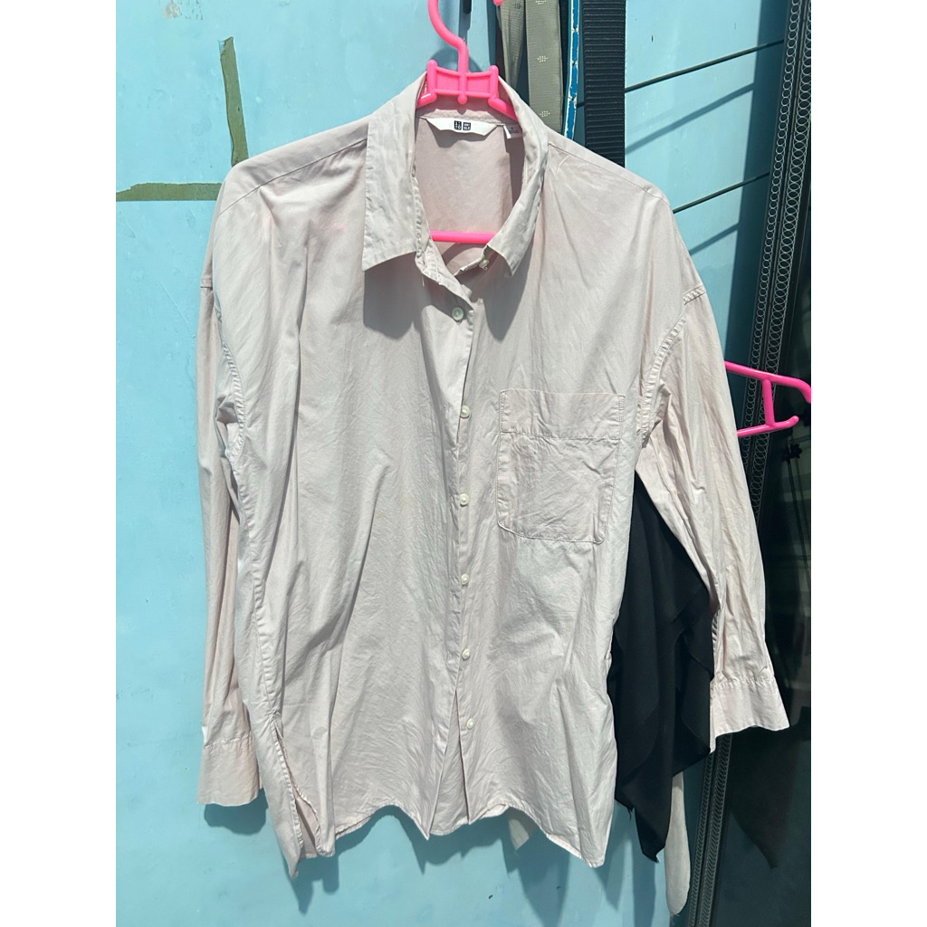 preloved kemeja uniqlo baby pink