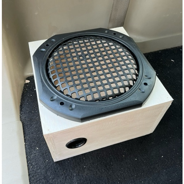 Box speaker mobil subwoofer 8 inch triplek 12mm