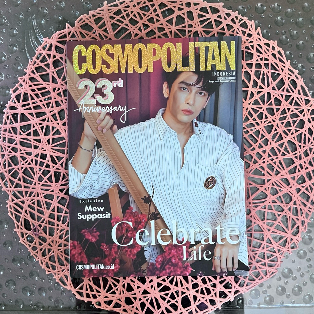 Mew Suppasit Majalah/ Cosmopolitan magazine edisi 23rd Anniversary