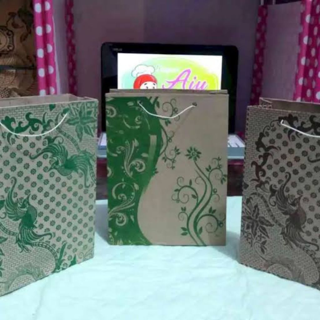 

paperbag besar ukuran 28x22x7cm isi 50 pcs