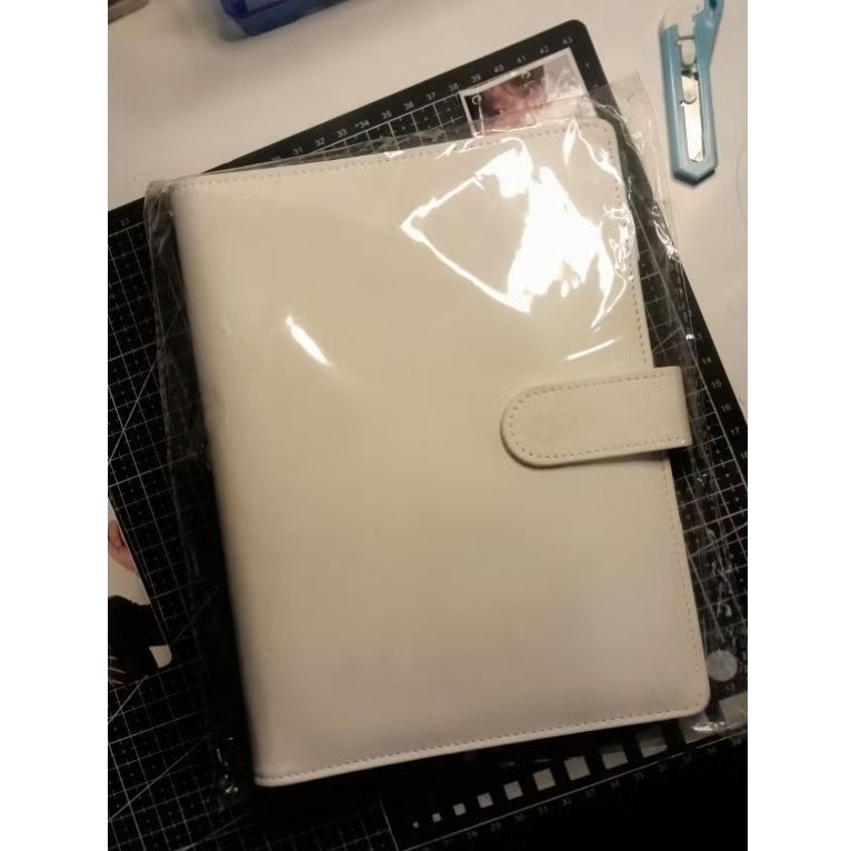 

Binder A5 putih (BACA DESKRIPSI)