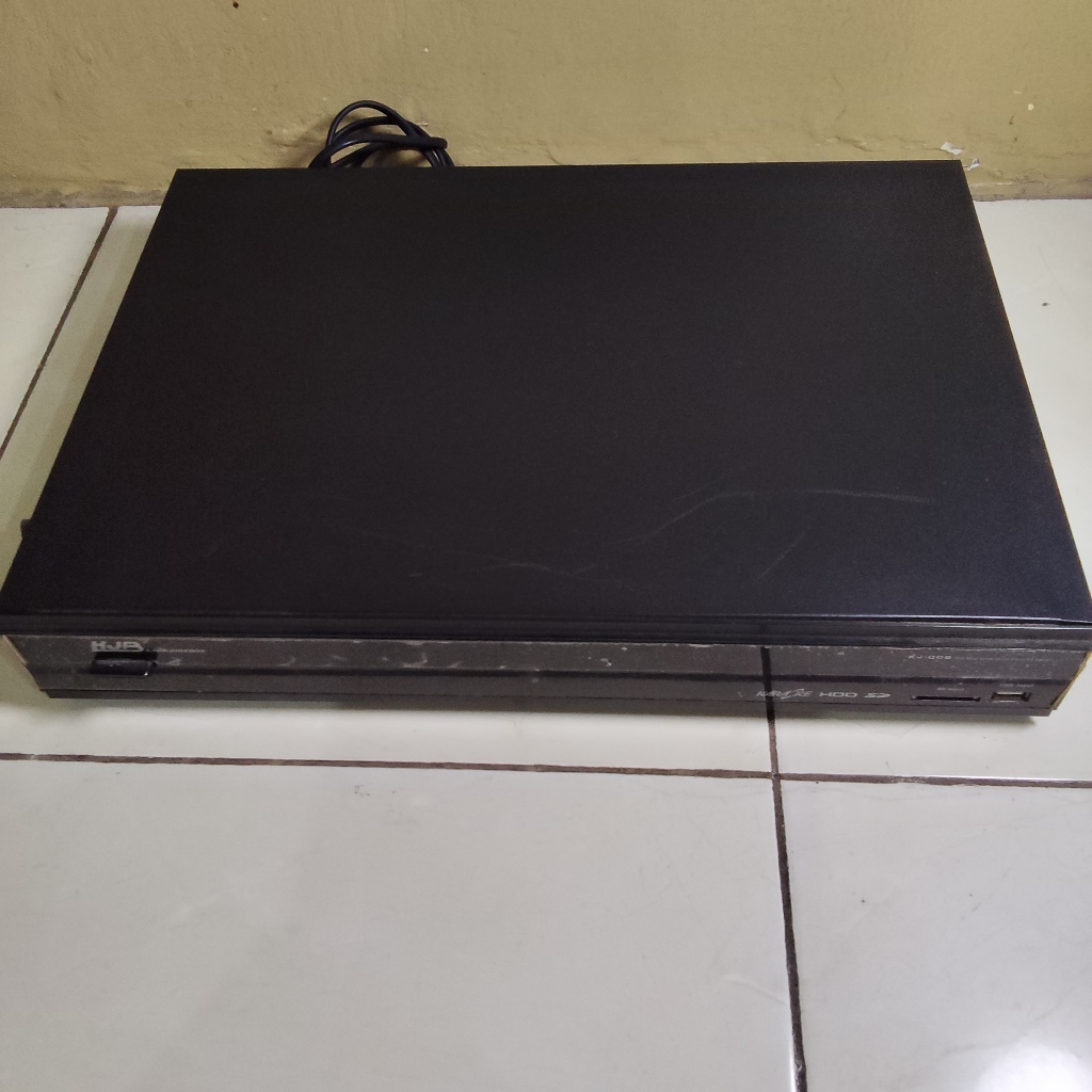 Mesin karaoke Karajukebox KJ-008
