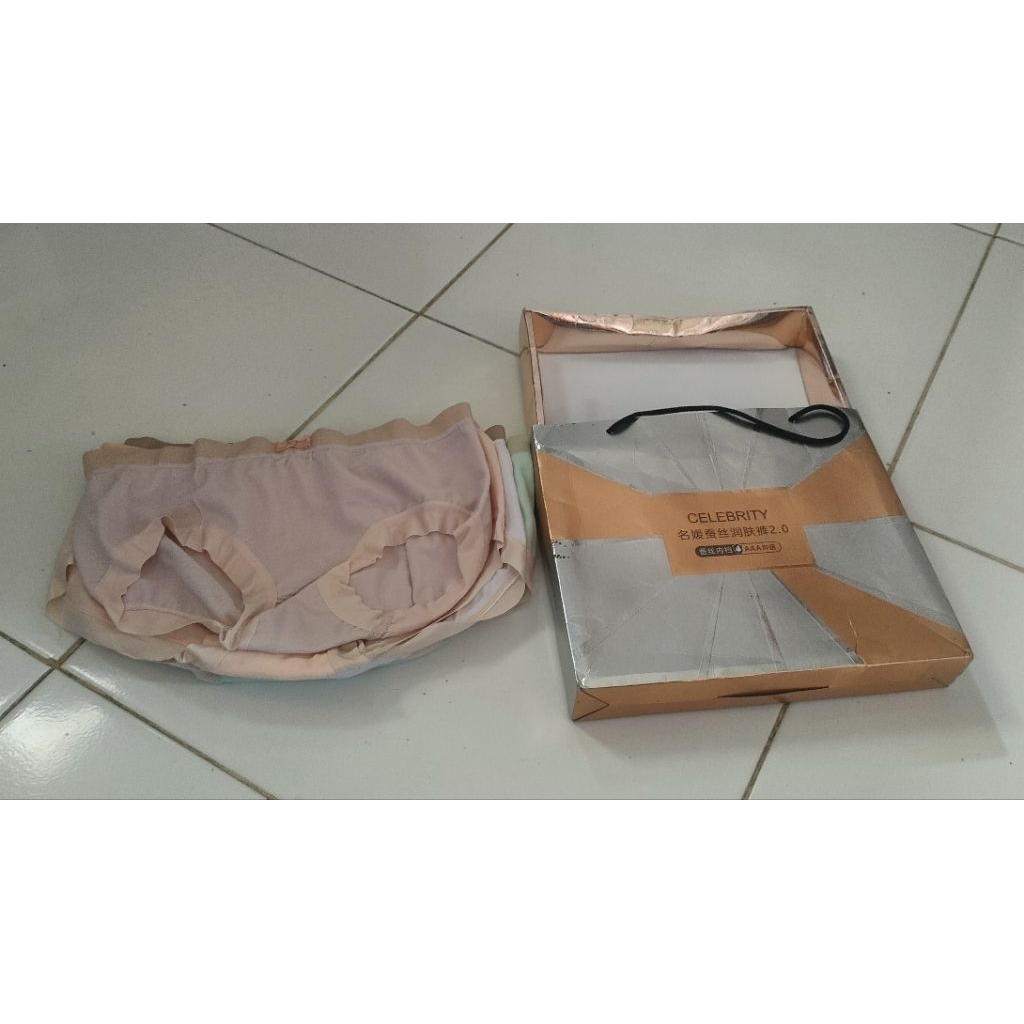 4 PAKAIAN DALAM wanita dewasa made in luar negeri