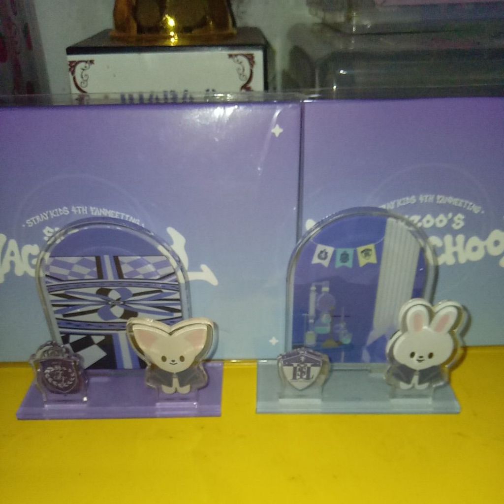 skzoo stande (leebit and fox.iny)