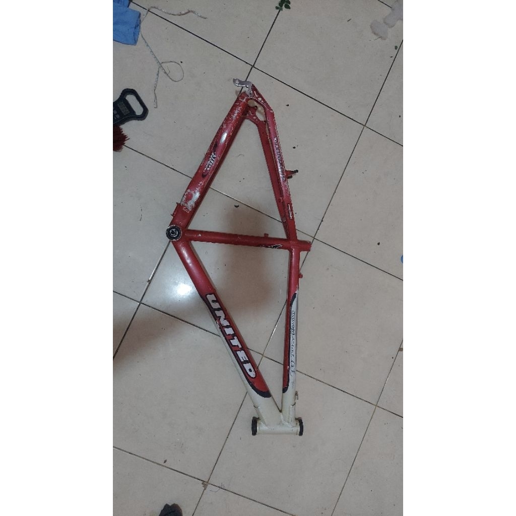 FRAME SEPEDA MTB UNITED FORTRESS 26" BB KOTAKK ANTING RD BEKAS