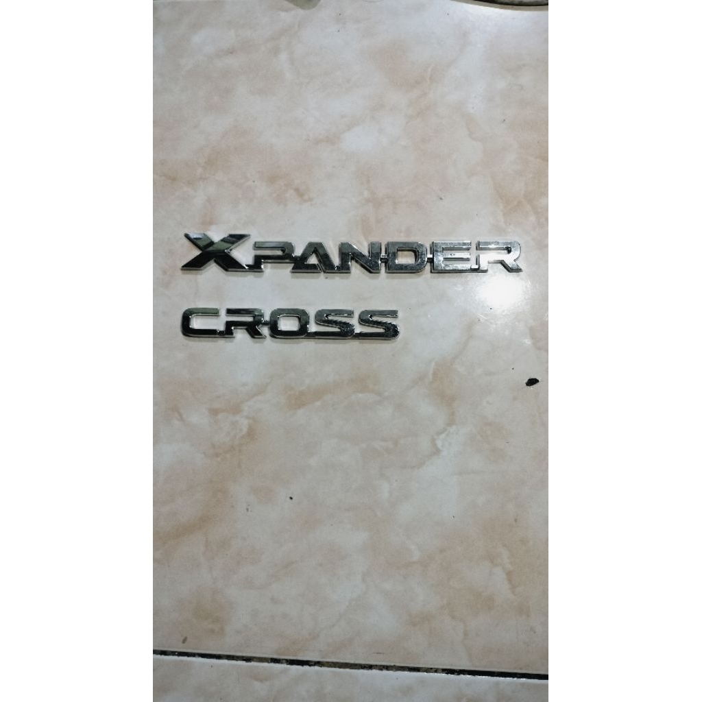 emblem original mitsubishi XPANDER CROSS