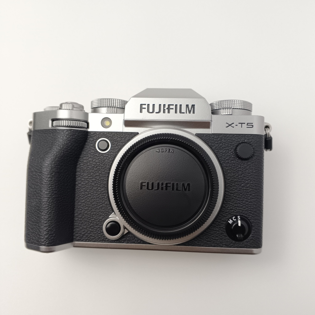 Fujifilm X-T5 XT5 Body Only BO Silver FFID - Second