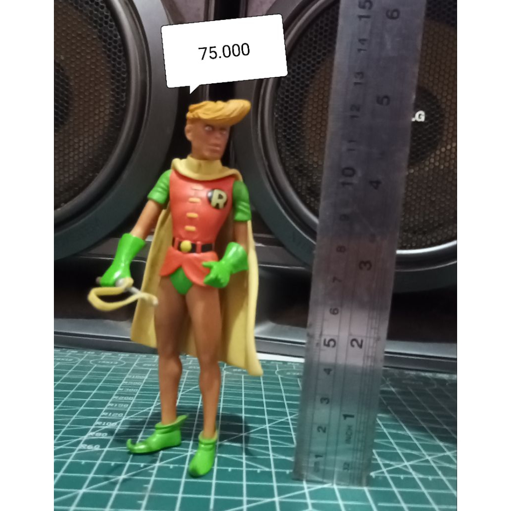 figure robin