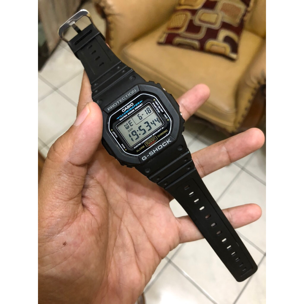 Casio Gshock Dw 5600e second