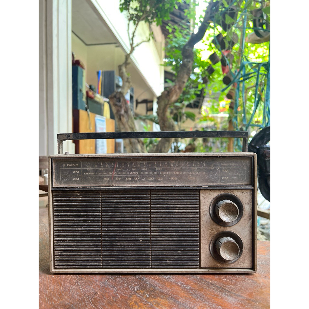 Radio 2 Band (AM / FM), Inter National