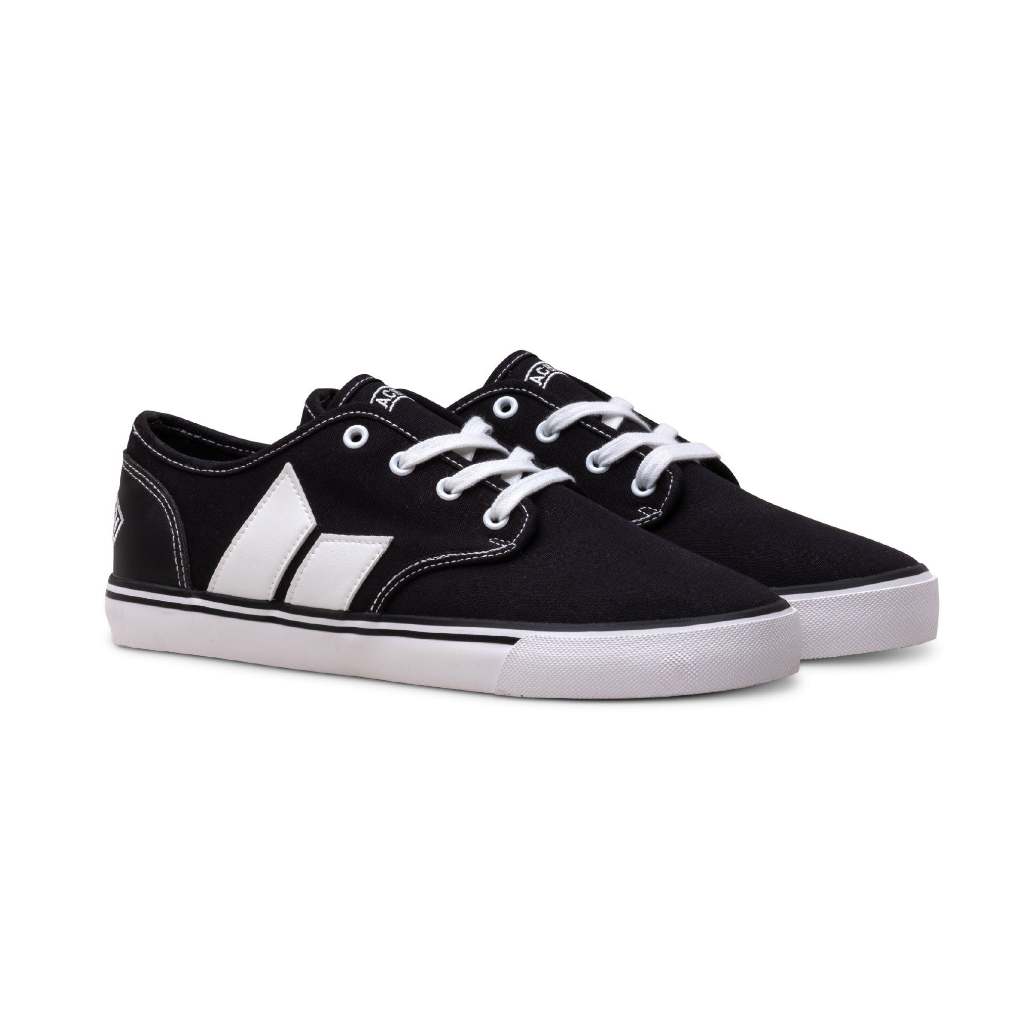 Macbeth Langley Black/White – Sepatu Skate Low Top Pria Original Best Seller