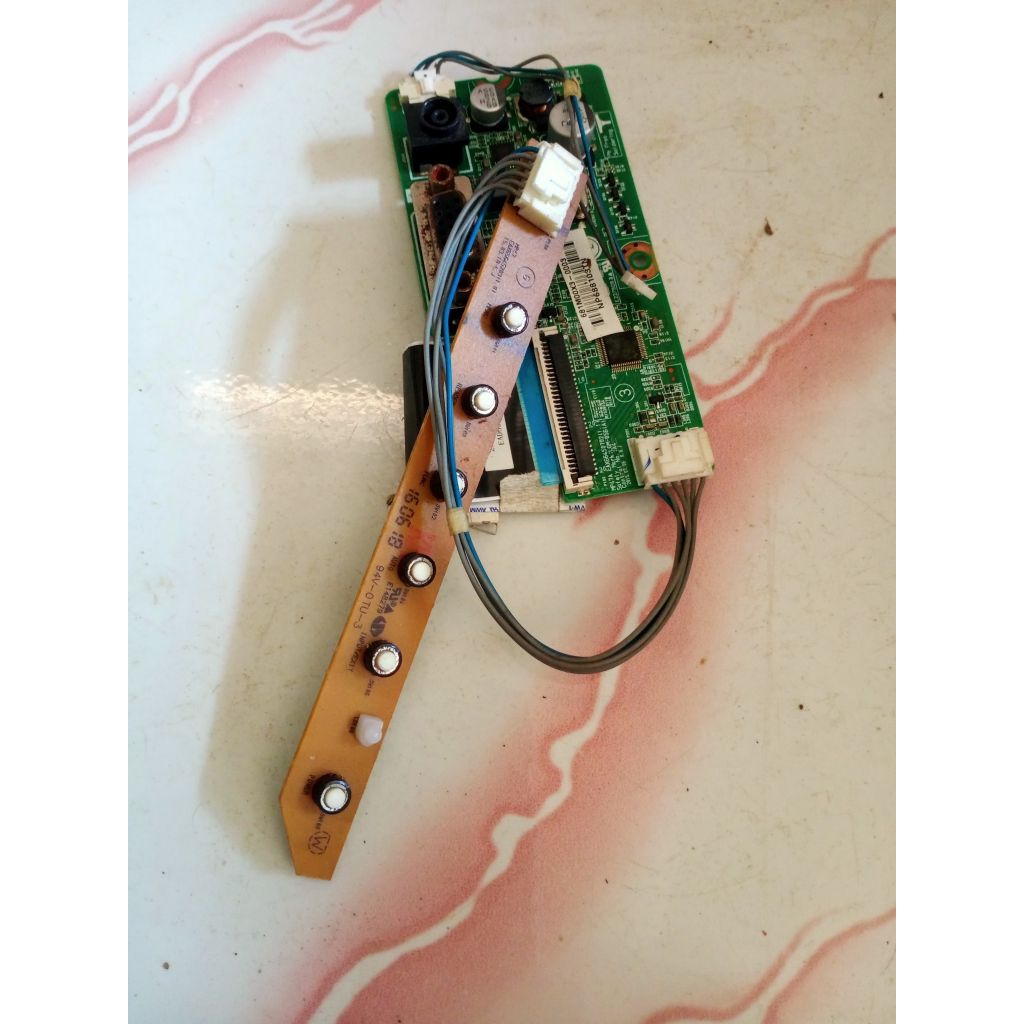 mesin monitor LG 20 MP 48A normal