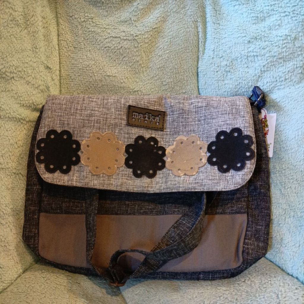 tas selempang maika
