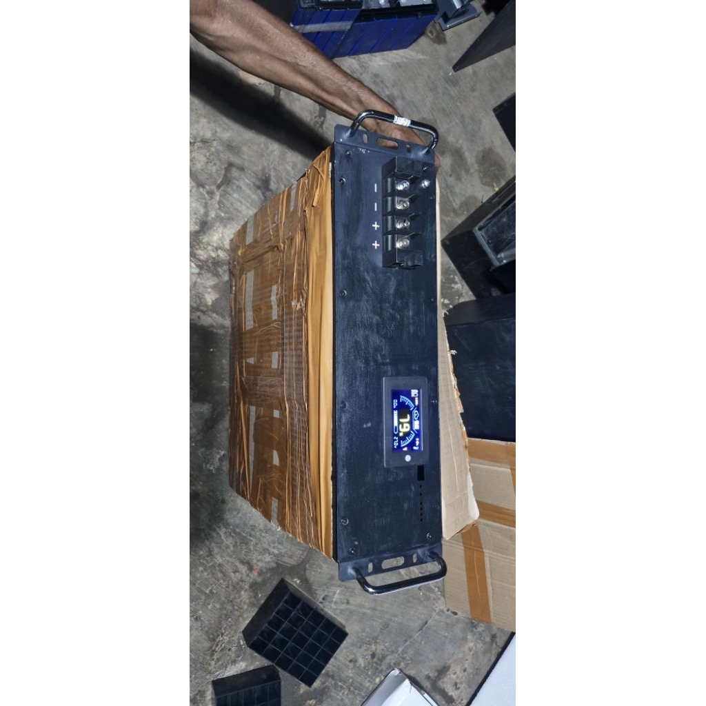Lifepo4 24V 200ah 51.2V 100ah 16 cell Plus BMS & Box