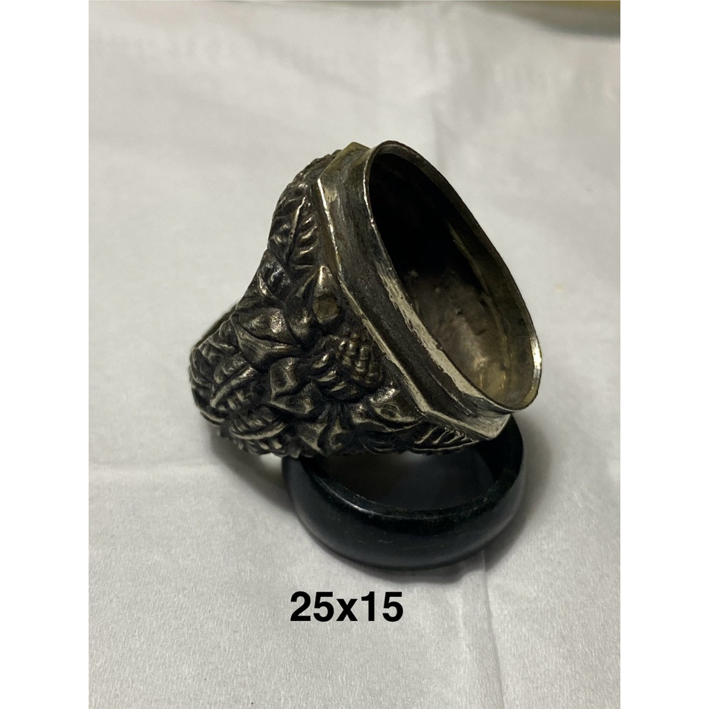 ring koin motif monalii