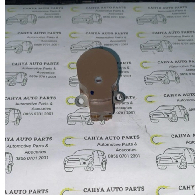 Holder Carbon Brush Alternator Sikat Arang Dinamo Cas Hiace Commuter