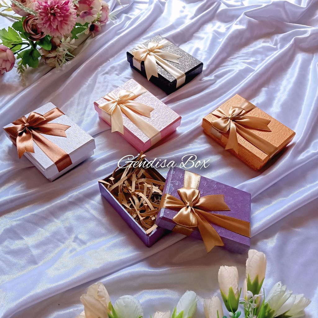 

Kotak Kado Hadiah Logam Mulia Antam Emas Hadiah Wedding Anniversary Ultah Valentine Imlek Hari Ibu dan Hadiah Natal Lebaran Idul Fitri