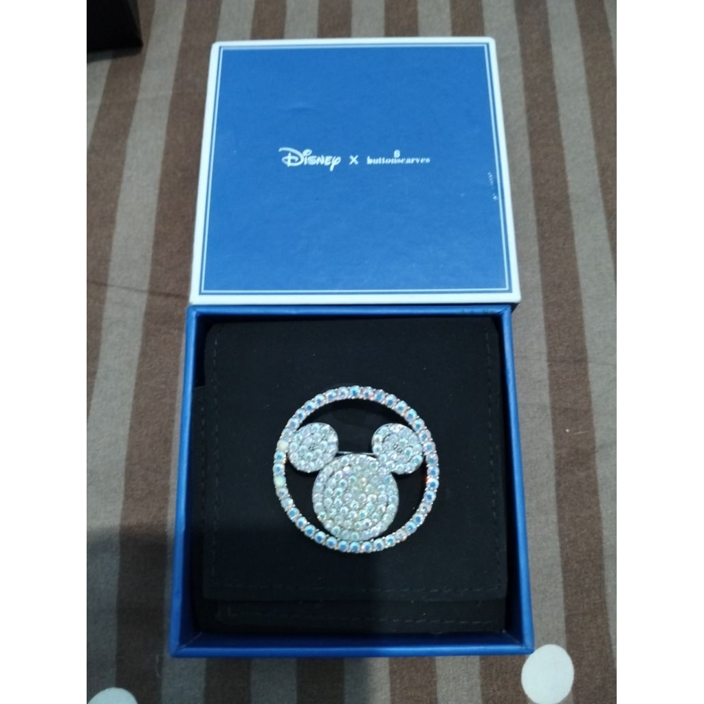 Buttonscraves X Disney Brooch