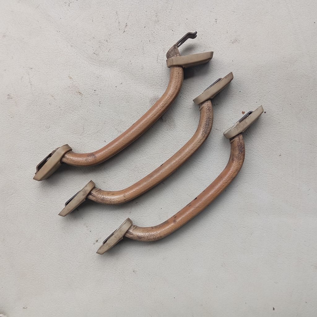 Handle plapon proton wira