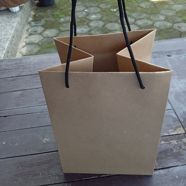 

Paperbag 15x15x20 cm