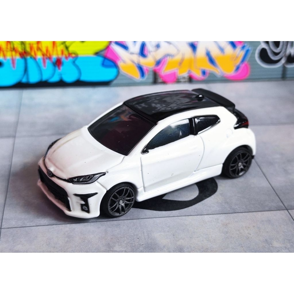 TOMICA GR YARIS COSTUM DECAL LAMPU