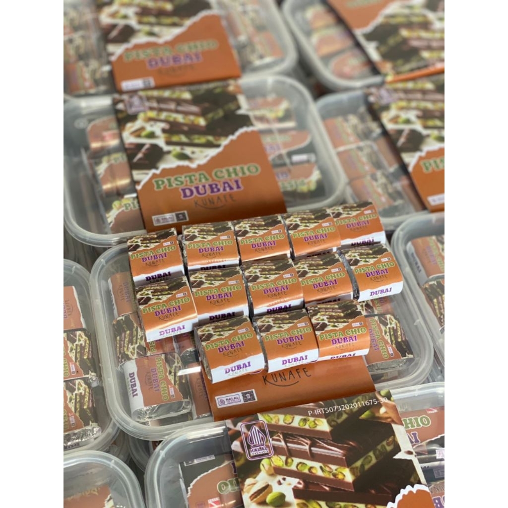 

cocholate dubai kecil kecil isi 15pcs full kunafa super cruncy/ coklat dubai mini eceran 2ribu cokelat dubai isian full kunafe / coklat viral / jajanan murah / coklat murah / snack anak anak