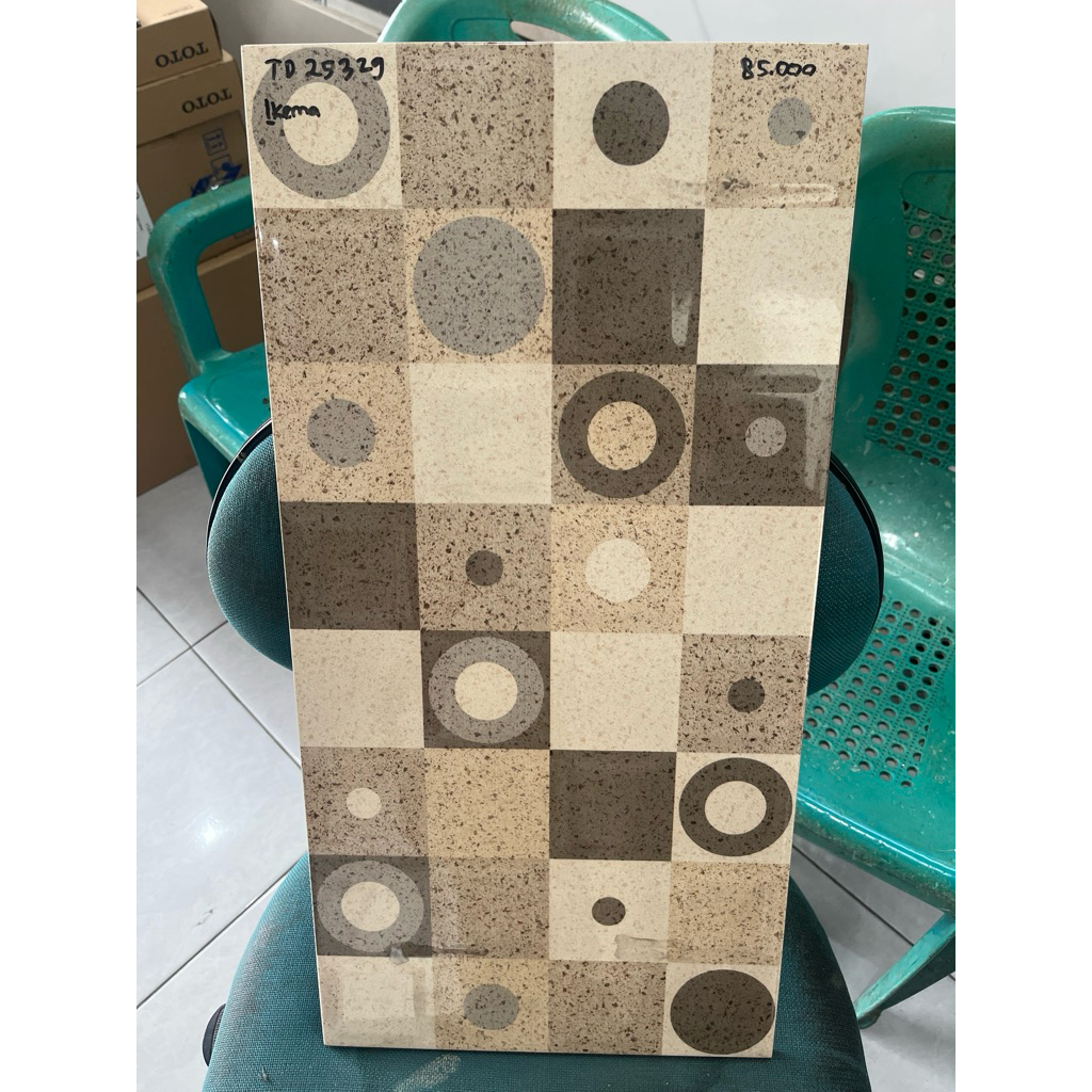 Keramik Dinding Ikema 30x60