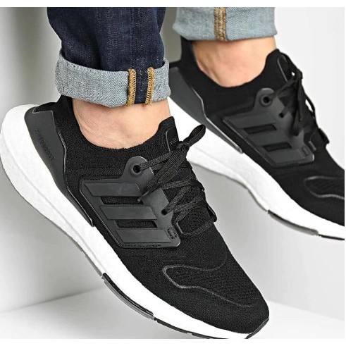 SEPATU RUNNING ADIDAS WANITA ULTRABOOST 22 GX3062
