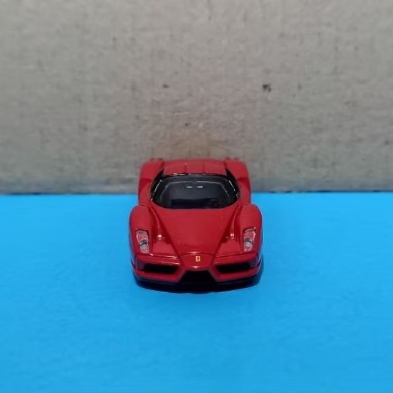 Tomica Enzo Ferrari